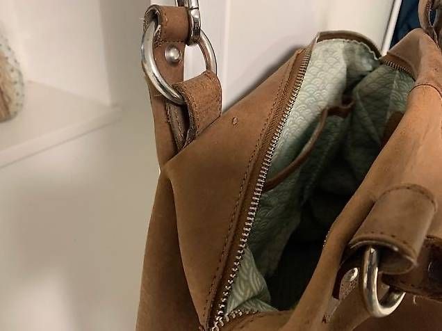 Borse da donna: wunderschöne Wildledertasche von Kitchener Items – Usato da Buochs venduto da Tschewy 2