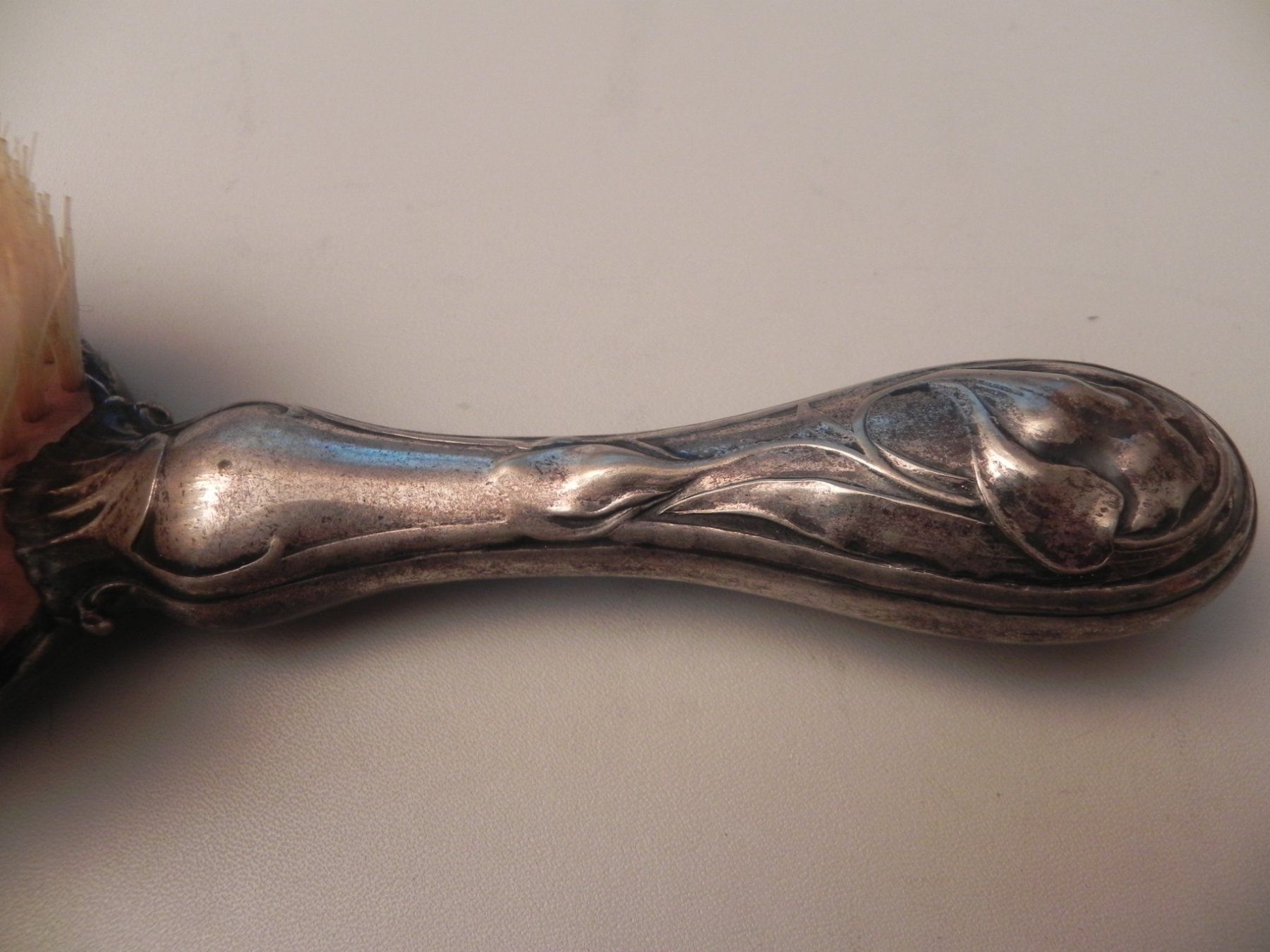 Altro per la cura dei capelli: Alte Haarbürste - Art Nouveau? Versilbert? – Usato da Minusio venduto da Lory64 7