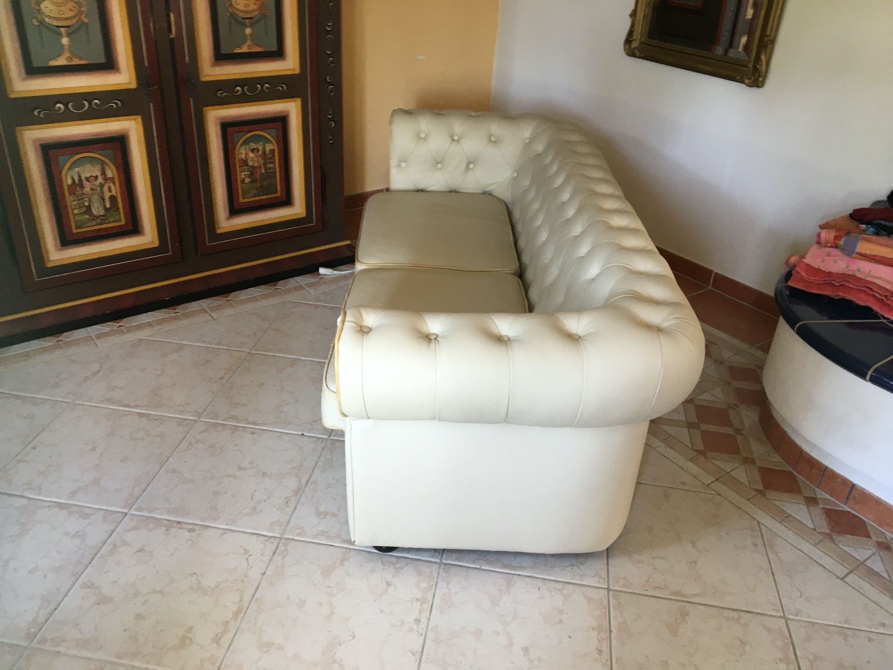 Divani: Edles Sofa, 2-Sitzer, hellbeige, Chesterfield-Stil, Top! – Nuovo (secondo la descrizione) da Hittnau venduto da Hilda50 2