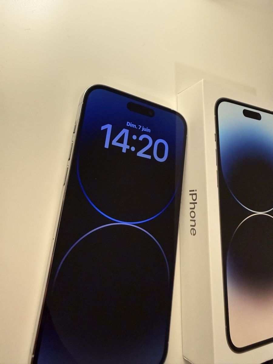 Apple Portables: iPhone 14pro Max  – D'occasion à Vessy par agn_6kjd 2