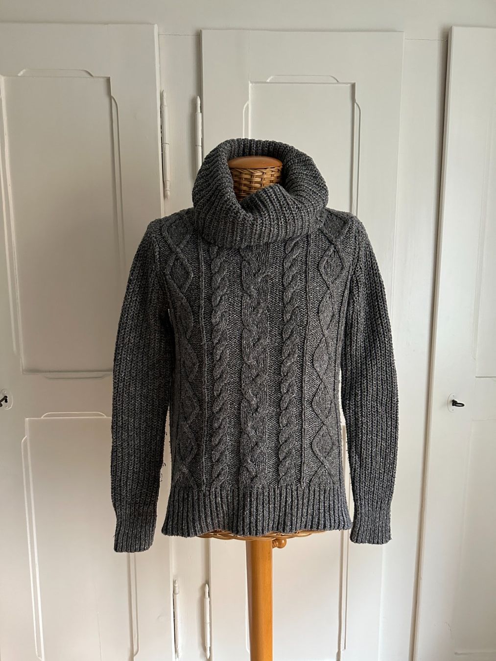 Abercrombie Pullover & Sweatshirts: ABERCROMBIE & FITCH - Strickpullover grau M – Gebraucht aus Zürich von Diazaio