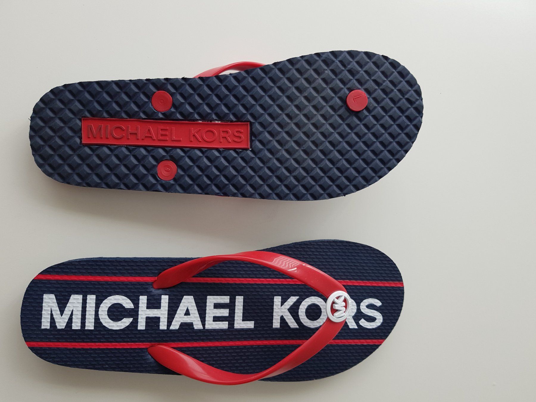 Michael Kors Scarpe da donna: Michael Kors Flip Flops NEU – Nuovo e nell'imballaggio originale da Münchenstein venduto da mt25 1