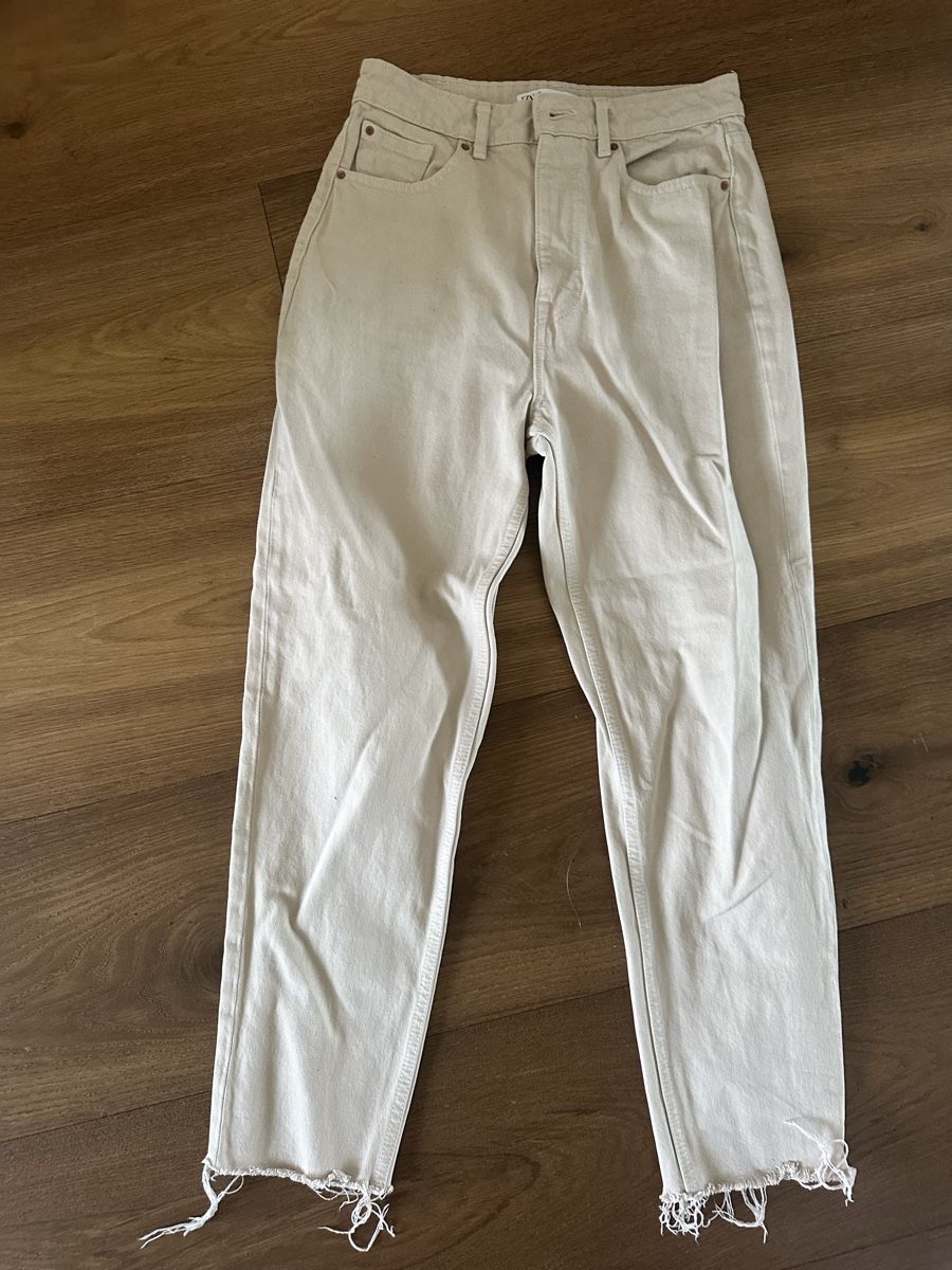 Zara Jeans: ZARA High-Waist Mom Jeans – Usato da Münchwilen AG venduto da car_gv2z