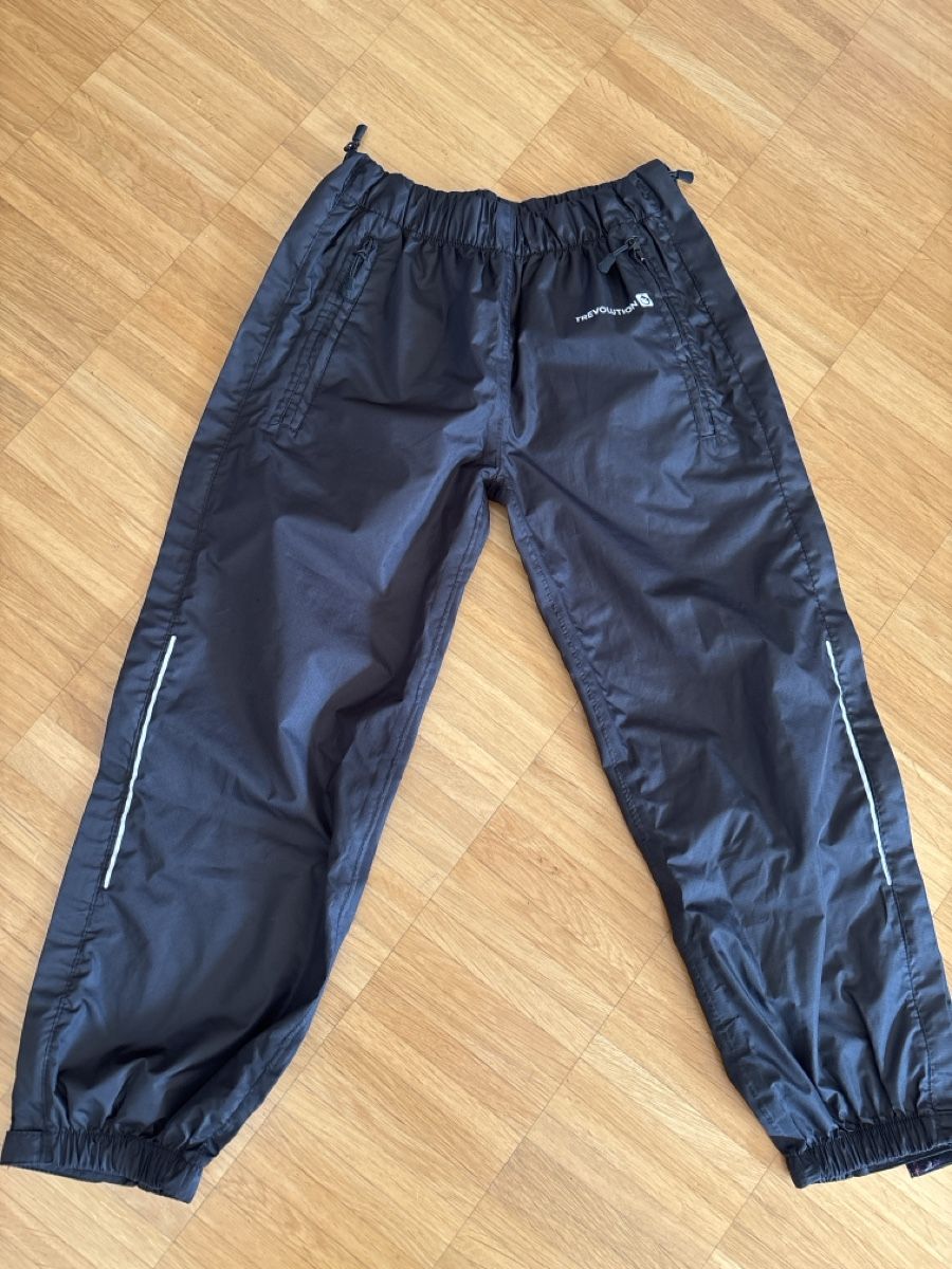 Pantaloni: Regenhose Trevolution Gr. 140 – Usato da Riehen venduto da BS4000
