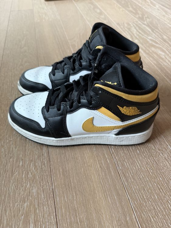 Jordan Chaussures hommes: Nike Air Jordan 1 Mid Gr. 37.5 Schwarz Gelb Schuhe Sneakers – Neuf (Voir description) à Gockhausen par nad_fv2p 1