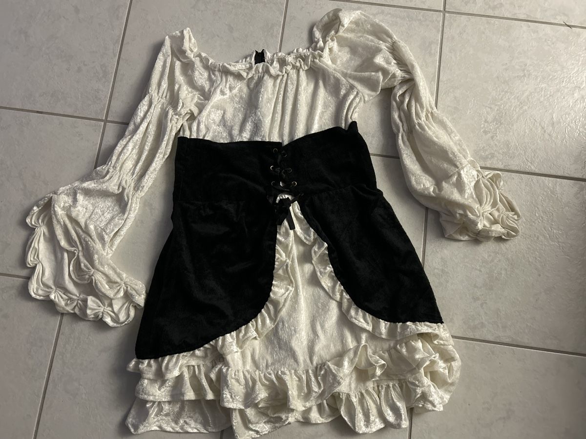 Costumi: Kostüm Piratin Gr 40/42 – Usato da Lostorf venduto da Venice16