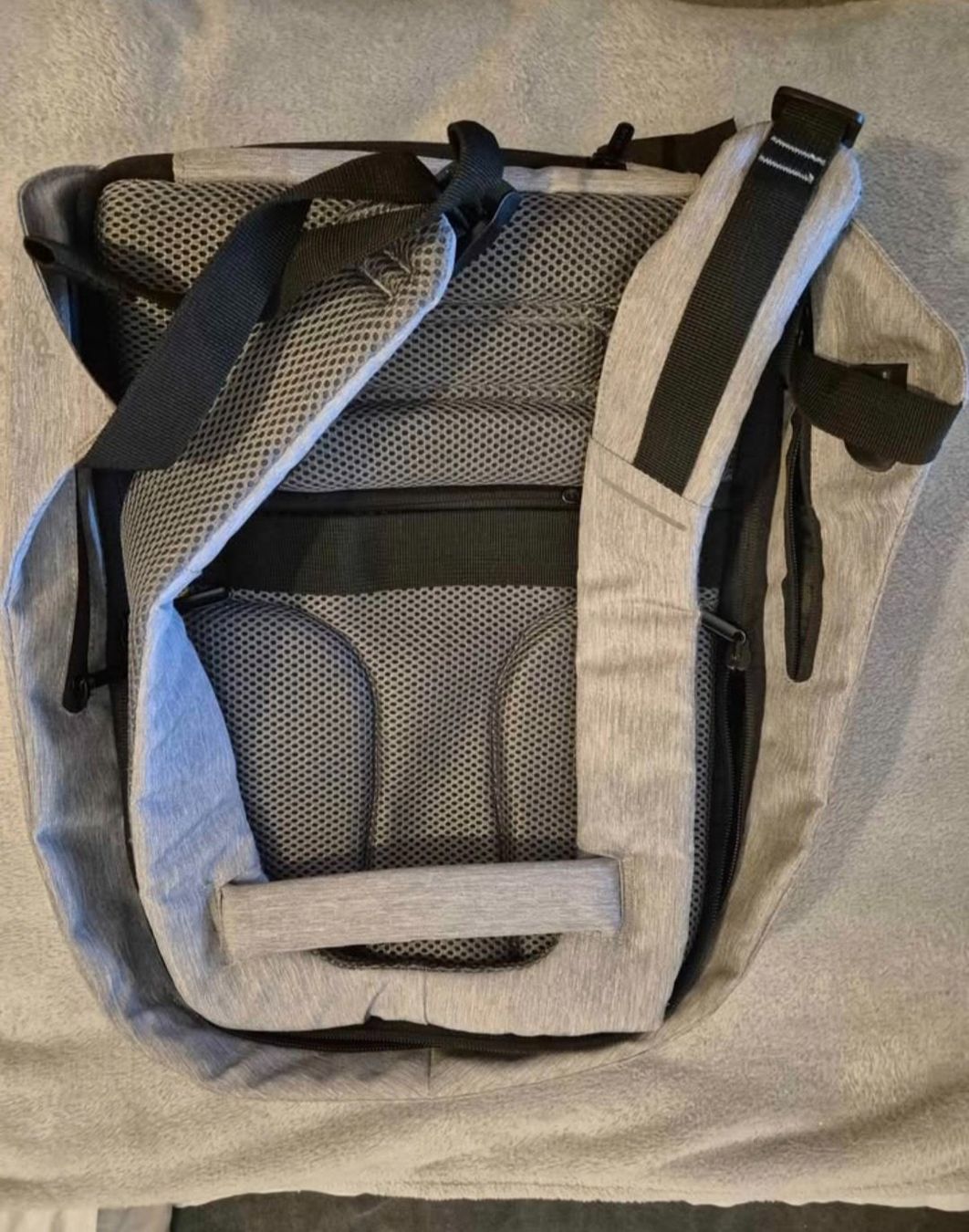 Zaini: Rucksack Anti-Thief – Usato da Luzern venduto da kat_6kt5 2