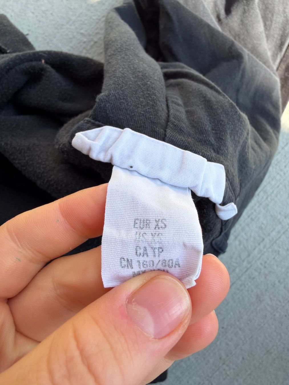 H&M Maglioni & Felpe: Schwarzer  Hoodie, Grösse xS - – Usato da Riehen venduto da edu_92w7 7