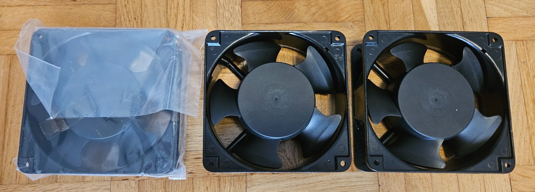 Ventilatori: 3x Ventilator 230V DP200A-2123XST.GN - Versand – Nuovo (secondo la descrizione) da Basel venduto da Blackmav 3