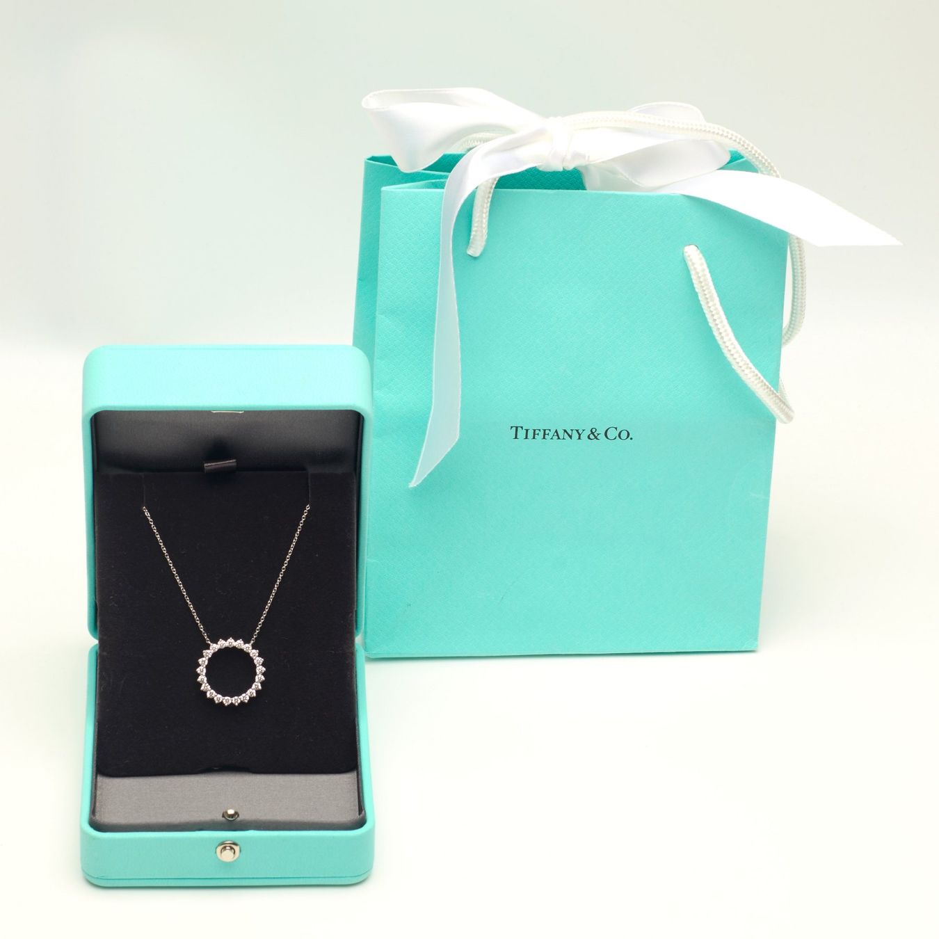 Tiffany & Co. Catenine: Authentique Collier TIFFANY & CO Open circle diamants – Usato da Carouge GE venduto da TLD 1
