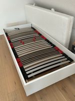 Einzelbett mit Rost und Matratze