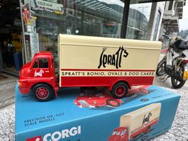 Corgi Golden Oldies 30303 Bedford LKW 1:50
