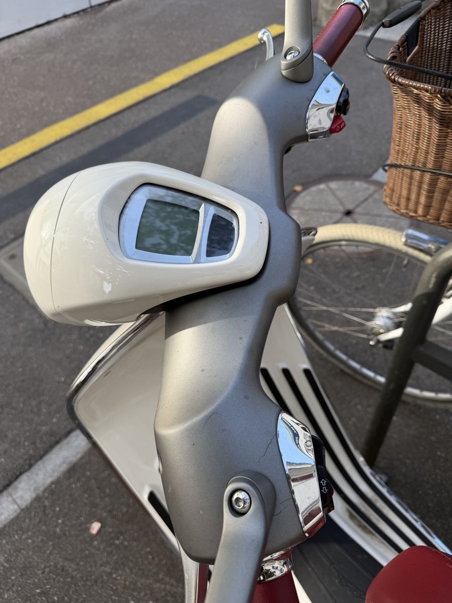 Vespa Scooter: Piaggio Vespa 946  – Usato da Zug venduto da OJ1212 8