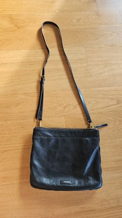 Schwarze Fossil Crossbody-Tasche aus Leder