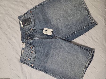 Bermuda Levis looseshort 468