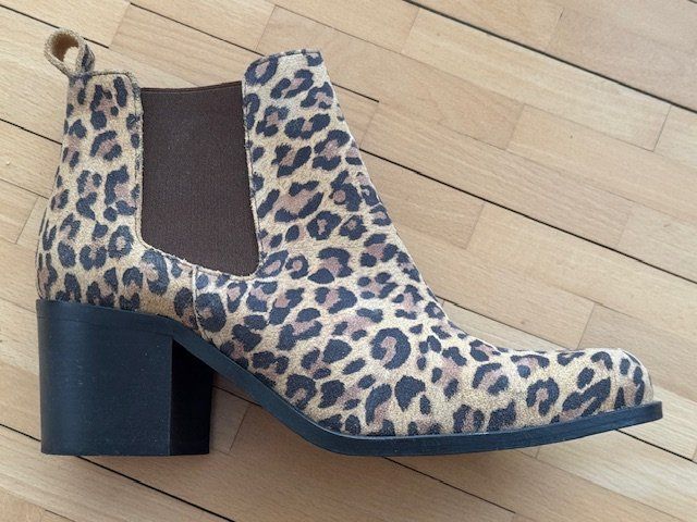 Damenschuhe: Stiefeletten Leoparden Muster aus Leder – Gebraucht aus Winterthur von juve1972 1