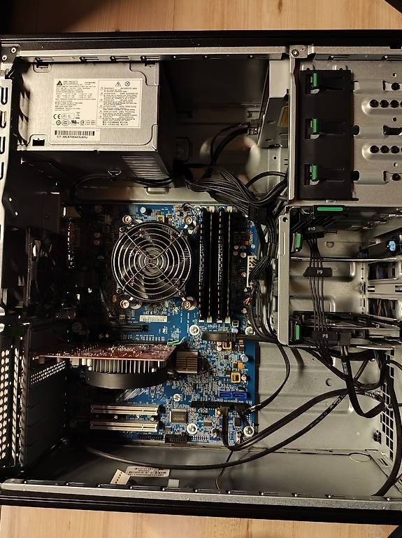 PCs: HP Z220 Workstation – D'occasion à Neuenkirch par Metal_666 2
