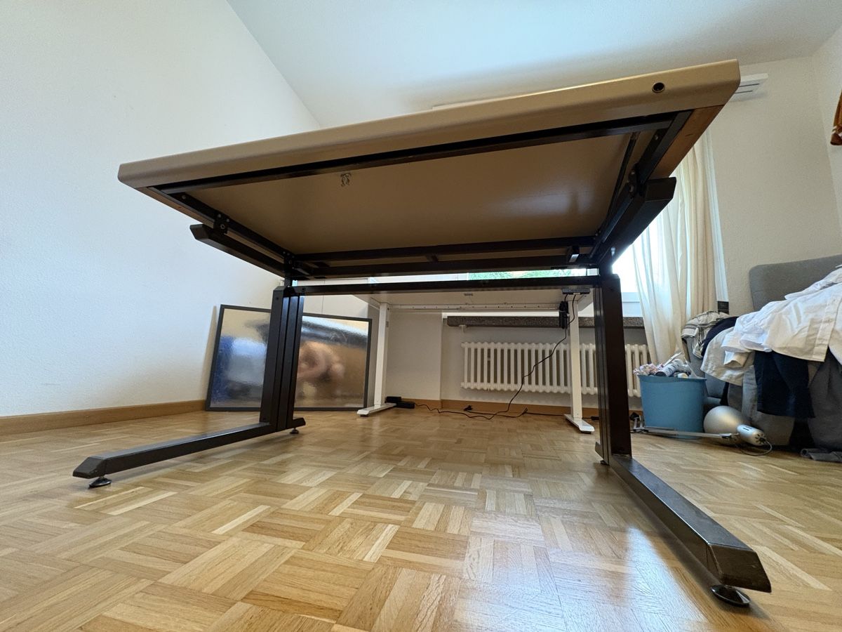 Scrivanie: Verstellbarer Schreibtisch/ Bürotisch – Usato da Zürich venduto da sim_zdl5 2