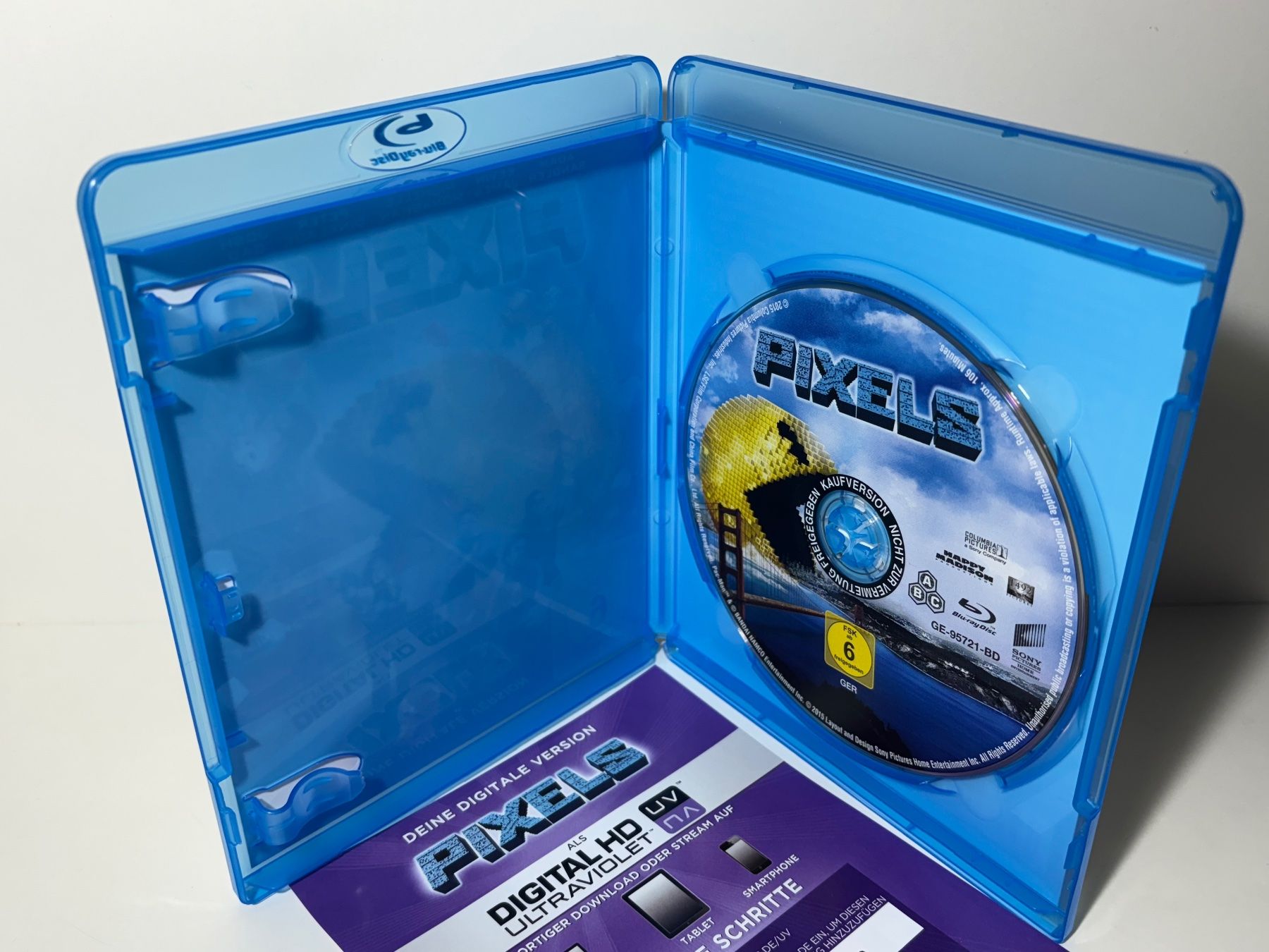 Alle DVDs: Pixels Blu Ray – Gebraucht aus Wilderswil von Sstriker 4