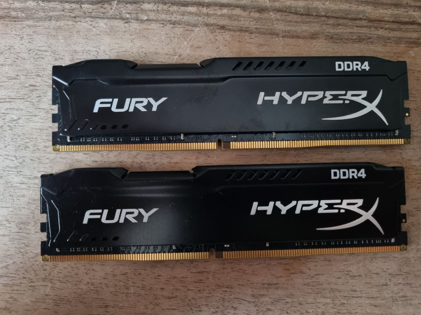 Composants électroniques: 2-4-6 x 8GB RAM DDR4 Hyperx – D'occasion à Châtelaine par ArnHacker