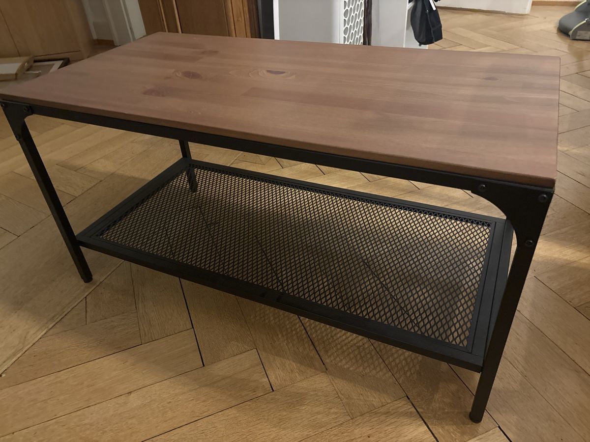 Ikea Tavoli: Light Wood Coffee Table - Perfect for Cozy Fall Nights – Usato da Baden venduto da David_Baden 1