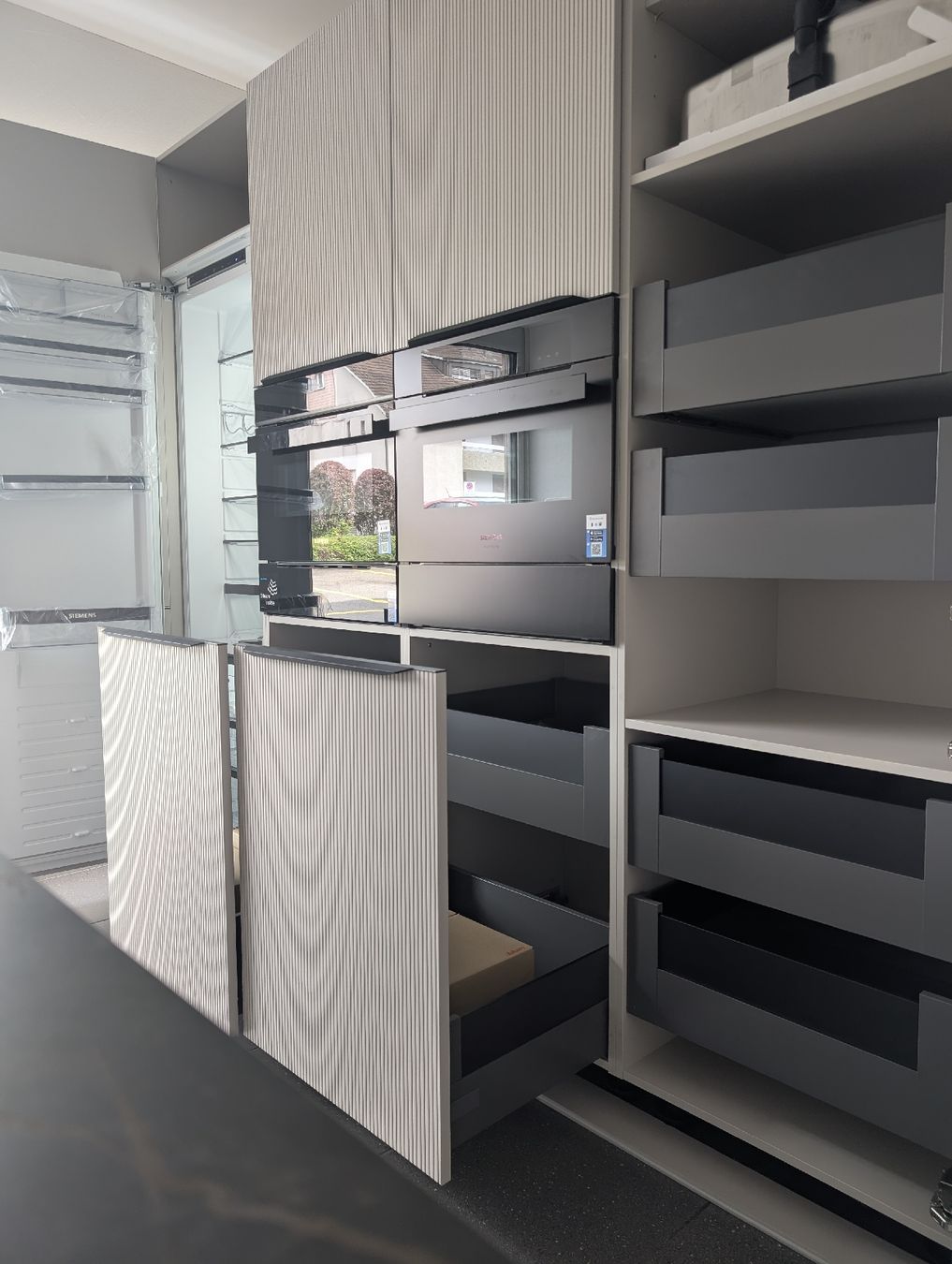 Cucine complete: Ausstellungsküche  – Nuovo (secondo la descrizione) da Oetwil am See venduto da kueche8618 3