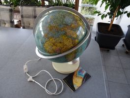 Der Columbus Leuchtglobus Erde