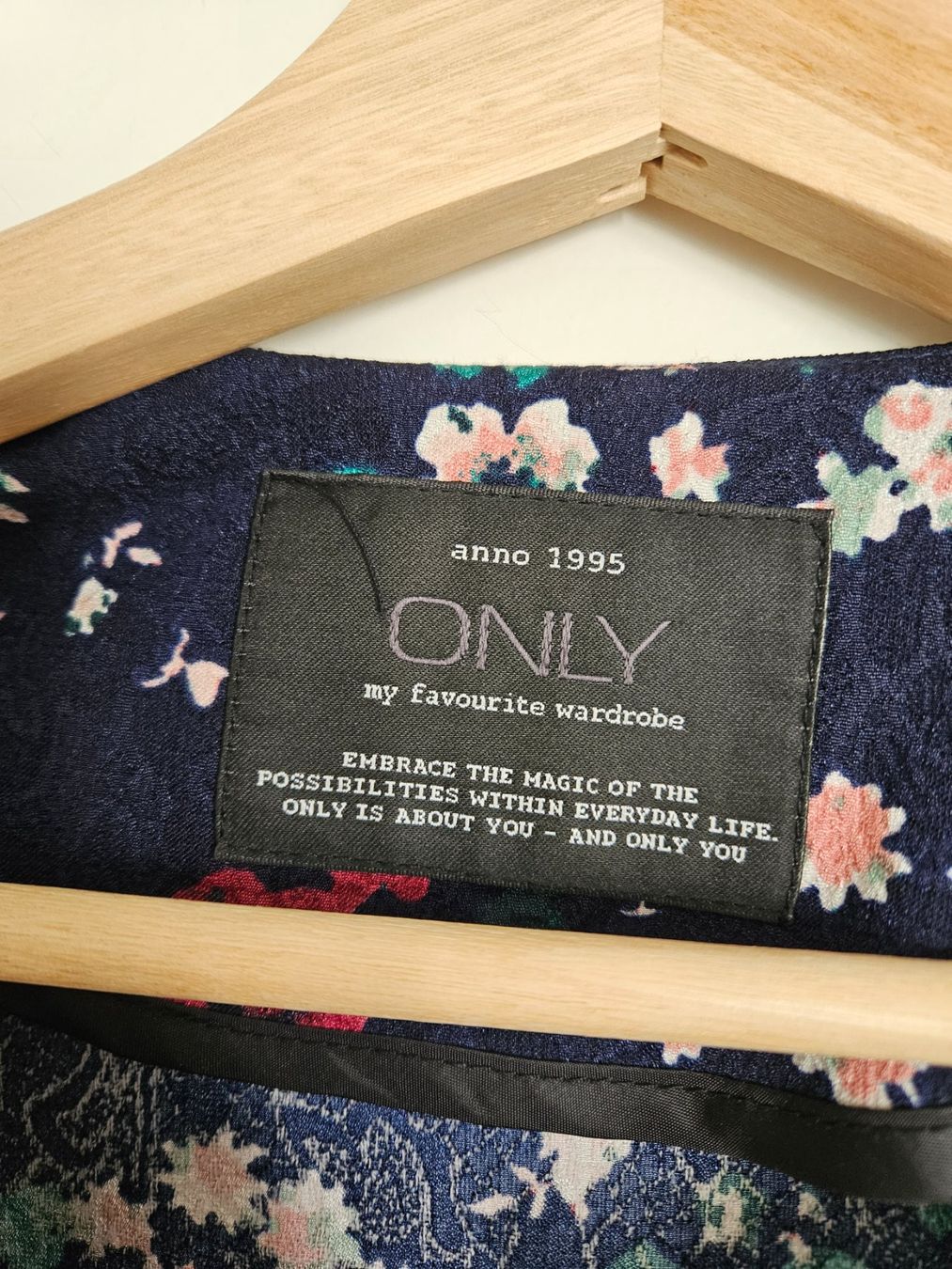 Jacken: Wunderschöner Blumen-Blazer – Gebraucht aus Schaffhausen von sabrina915 1