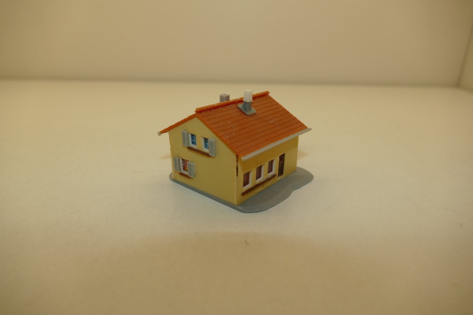 Modelleisenbahnen: Spur N: Einfamilienhaus mit Garage Einheit 2 – Gebraucht aus Niederhasli von rail-duerst 3