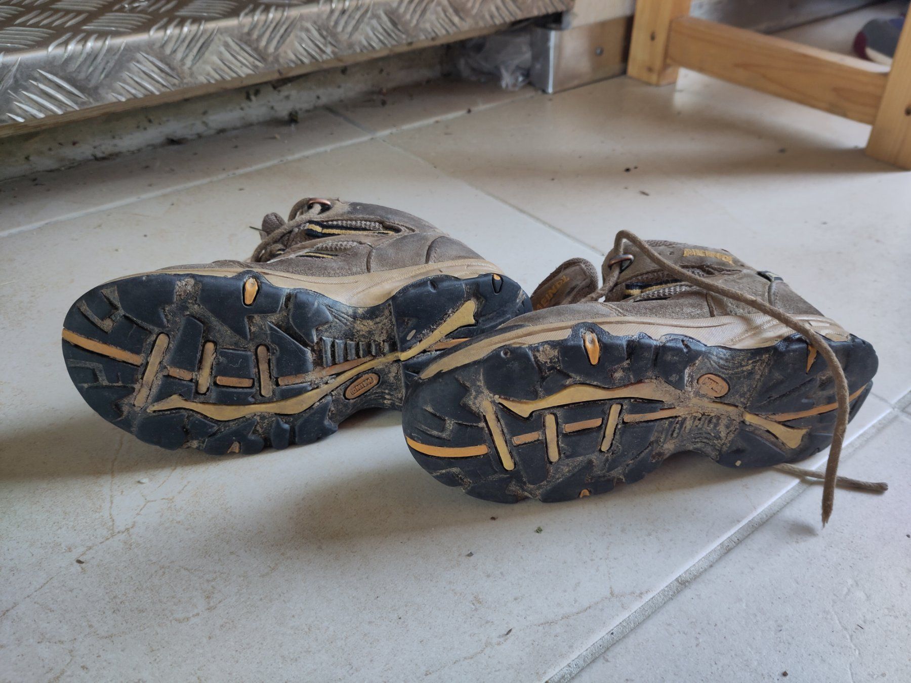 Meindl Scarpe per ragazzi: Meindl Wanderschuhe zum austragen Gr. 29 – Usato da Romont FR venduto da may_x6gf 2