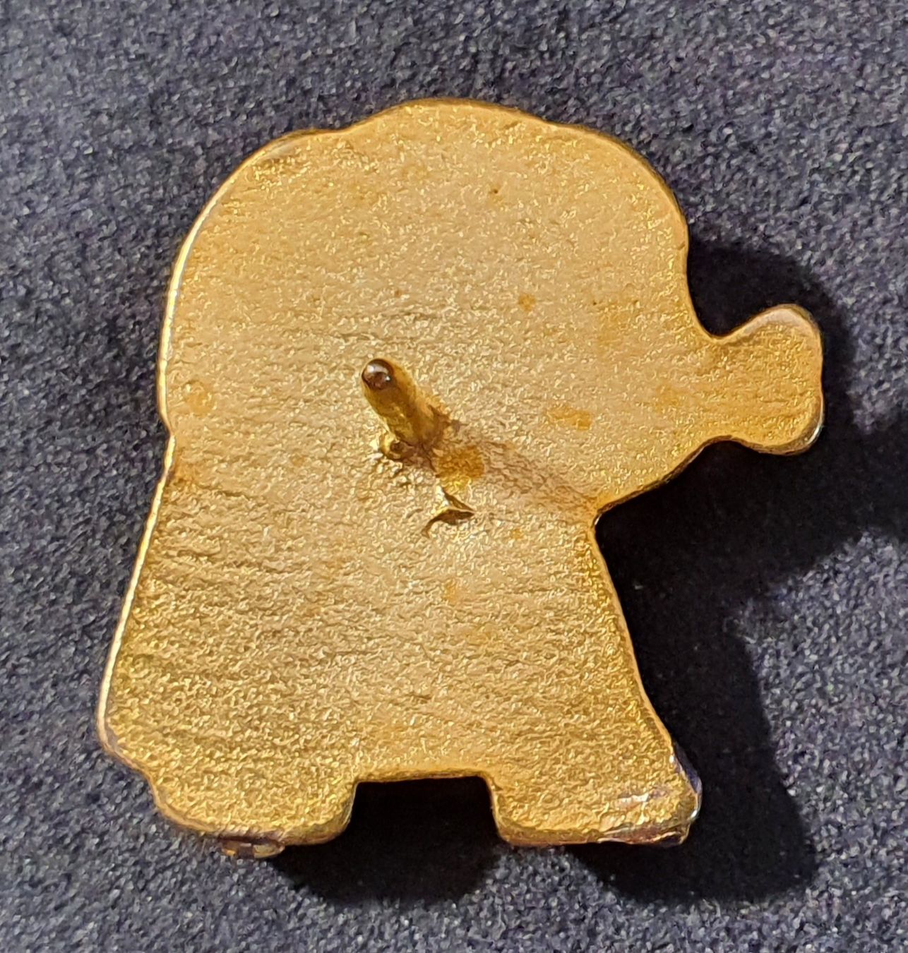 Placchette & Badge: GG386 - 3D Pin Hund mit Knochen – Usato da Reinach BL venduto da Boston-Verkauf 3