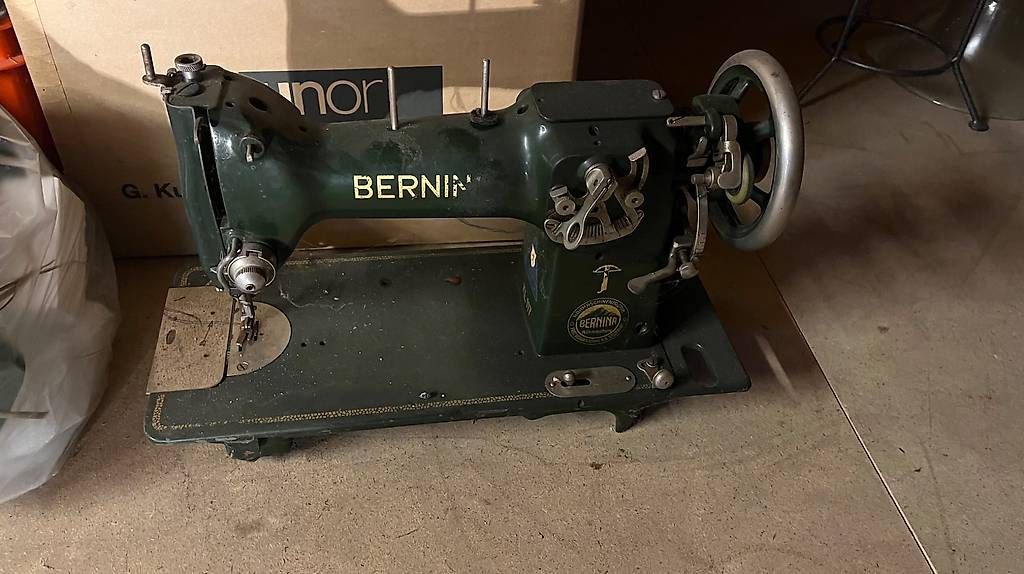 Macchine da cucire: Nähmaschine Bernina – Usato da Fischbach-Göslikon venduto da Ch-Hu