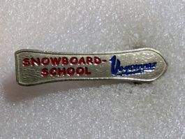 Ansteckpin 215: Snowboard School