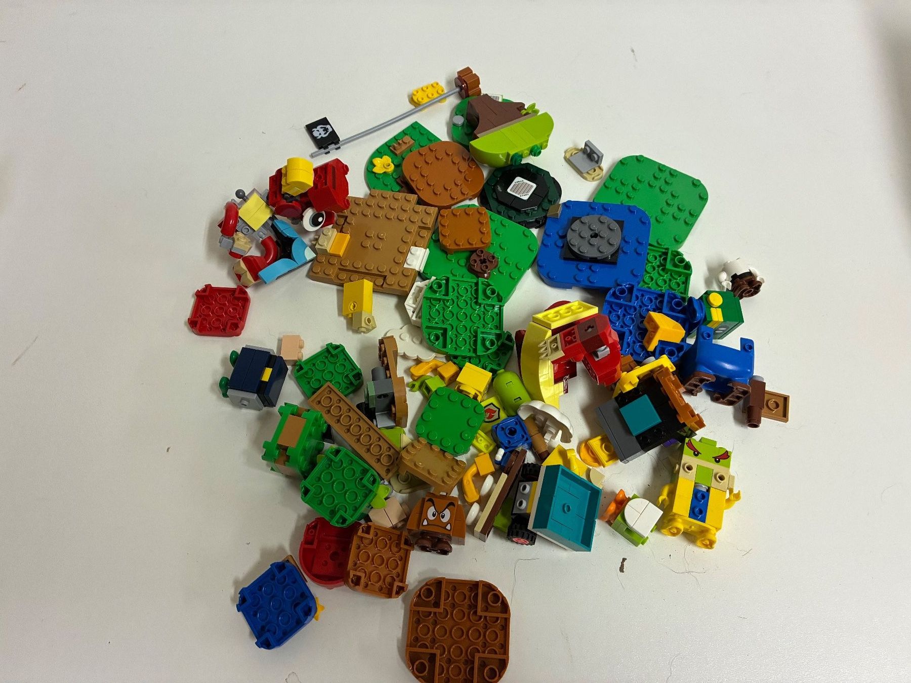 Lego Giocattoli: LEGO SuperMario Teile ab 1.- – Usato da Kerns venduto da chriglim