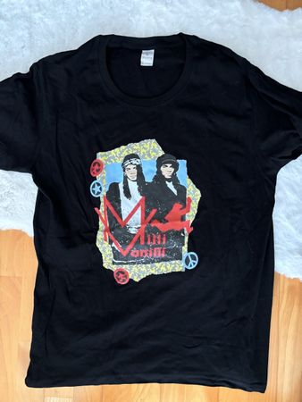 1x Milli Vanilli T-Shirt + 1x bordo rot Oberteil
