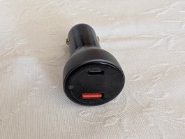 Baseus car charger - 65W with USB C, USB A and Screen - Used