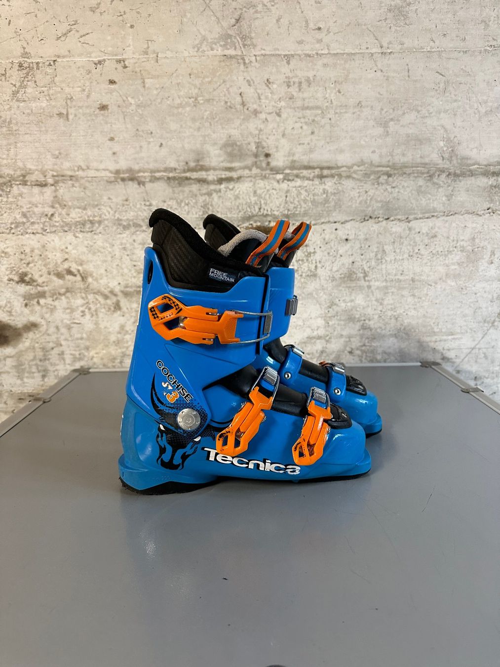 Tecnica Scarpe per ragazzi: Tecnica Skischuhe Kinder 24.5 / Gr. 38.5 – Usato da Emmenbrücke venduto da karkarkar