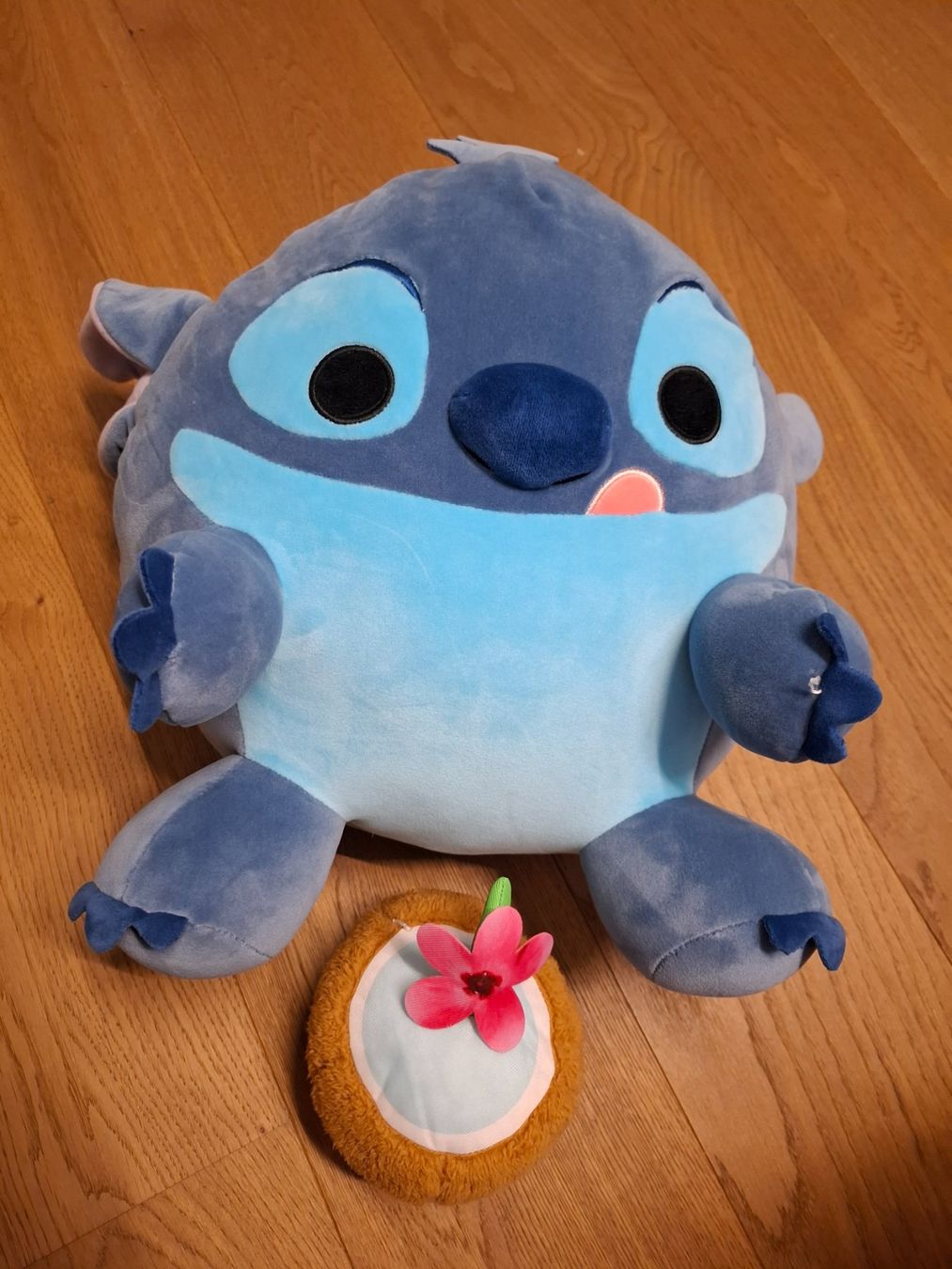 Disney Jouets: Snackles: Grosses Stitch Plüschtier 35cm – D'occasion à Mels par Aloha86