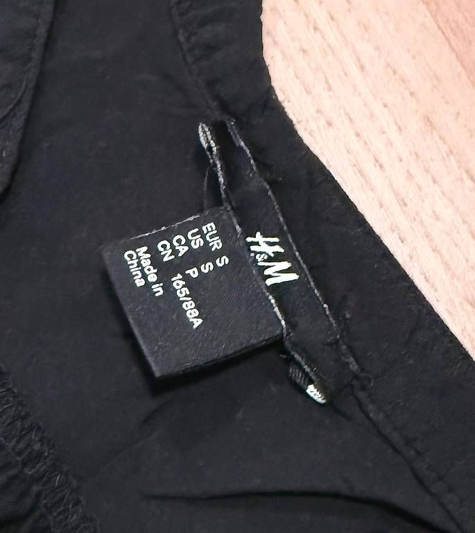 H&M Camicette: Schwarzes Oberteil Grösse S-M – Usato da Dübendorf venduto da sou_55nr 1