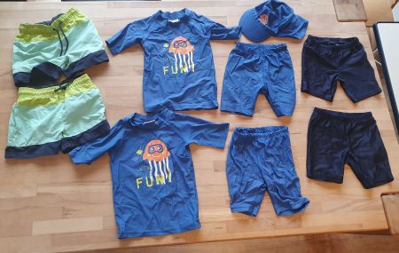 Twins Badeshirt UV Kleiderset Badehosen Jungs Grösse 98  104