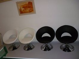 4 moderne Stühle / 4 Chaises moderne