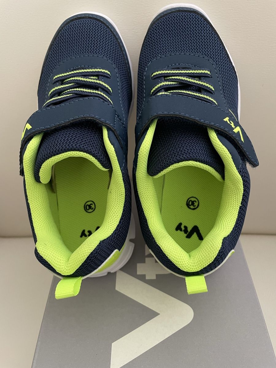 Scarpe per ragazzi: Kinderschuhe Gr 30 originalverpackt – Nuovo e nell'imballaggio originale da Rüti ZH venduto da kar_xx9l 2