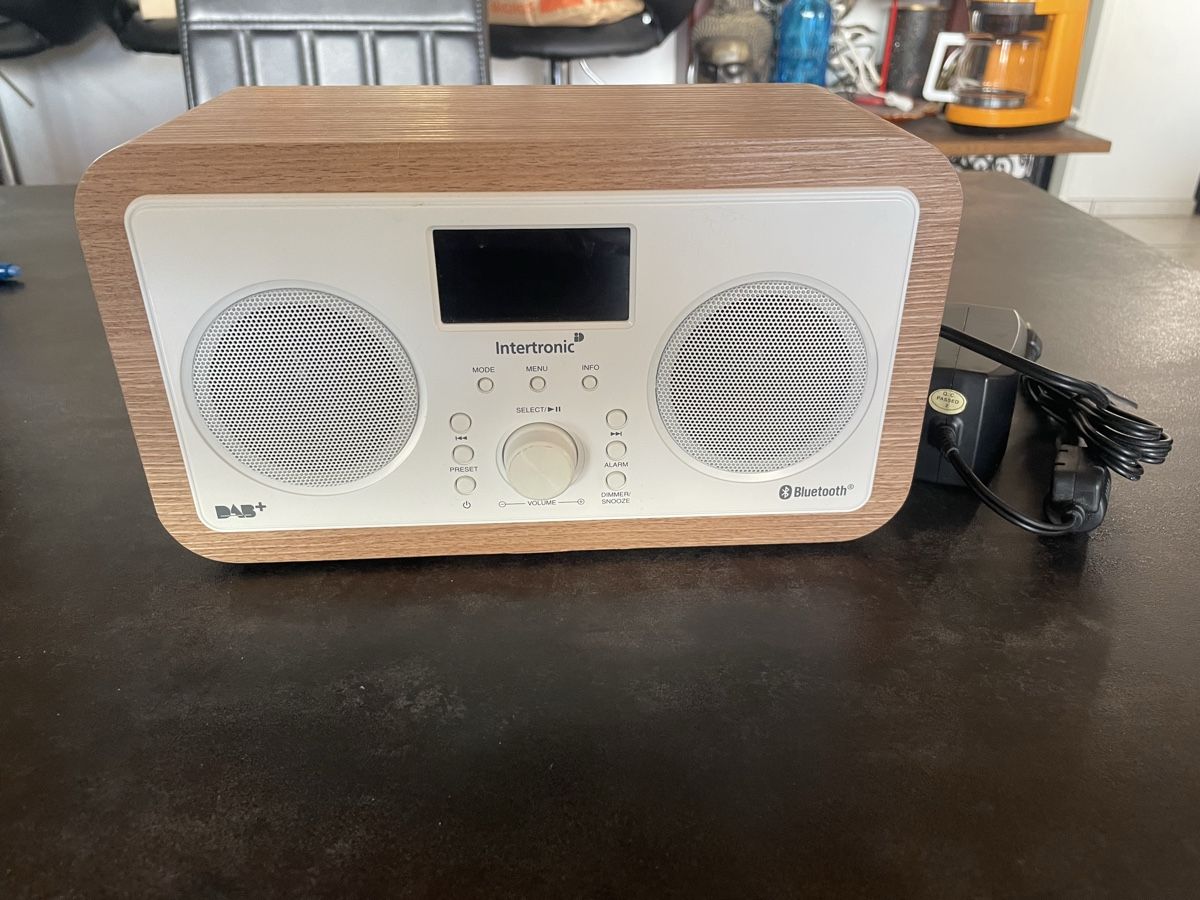 Radio: Radio Intertronic DAB+/FM Bluetooth USB – Usato da Vallamand venduto da Bricbracbroc82