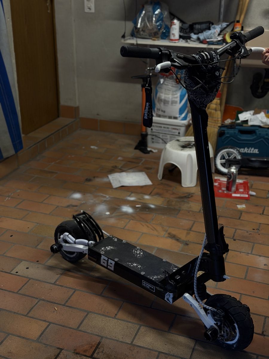 Veicoli elettrici: Kukirin g2 pro custom  – Usato da Einsiedeln venduto da Samri3 1