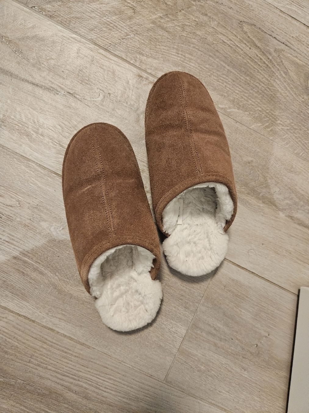 Scarpe da donna: Kuschelige Lammfell Hausschuhe, Grösse 40 – Usato da Brugg AG venduto da Kitycity 1