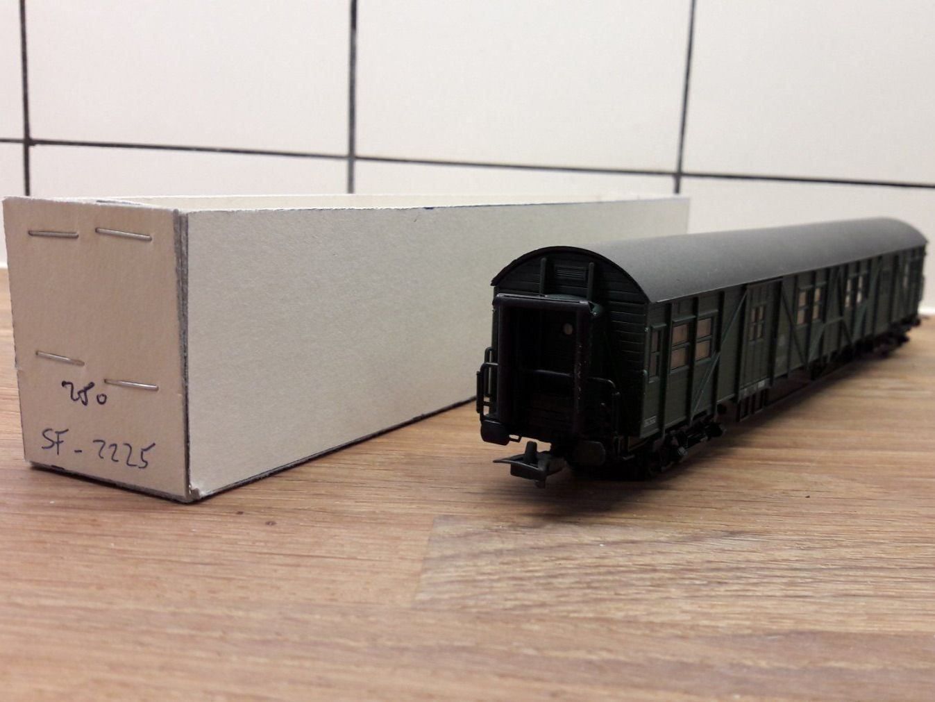 Modellini di ferrovie: Röwa HO DC : DB wagon "MDyge" 4 essieux – Usato da Buttes venduto da Cafe2005 9