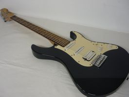 E-Gitarre Stratocaster von Eterna by Yamaha