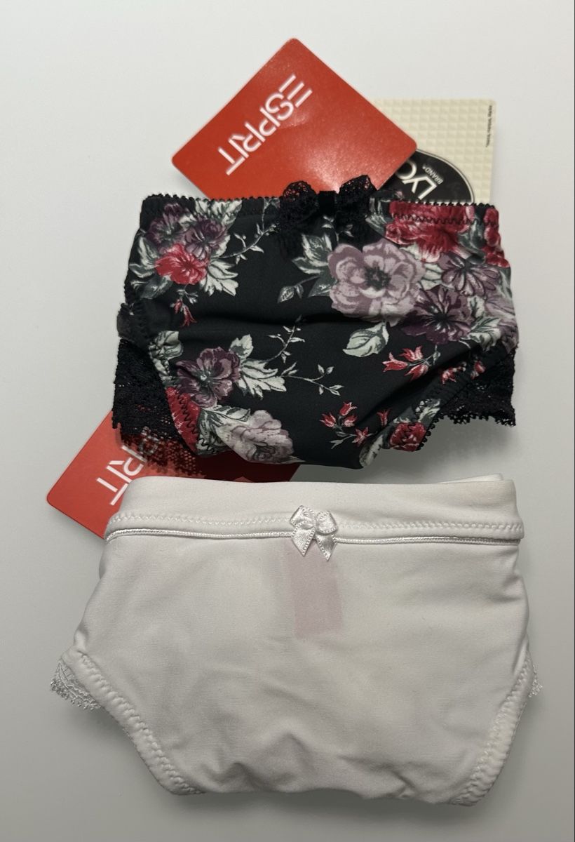 Esprit Altra biancheria intima: 2 tanga Esprit **NUOVI** – Nuovo e nell'imballaggio originale da Castel San Pietro venduto da Moregi