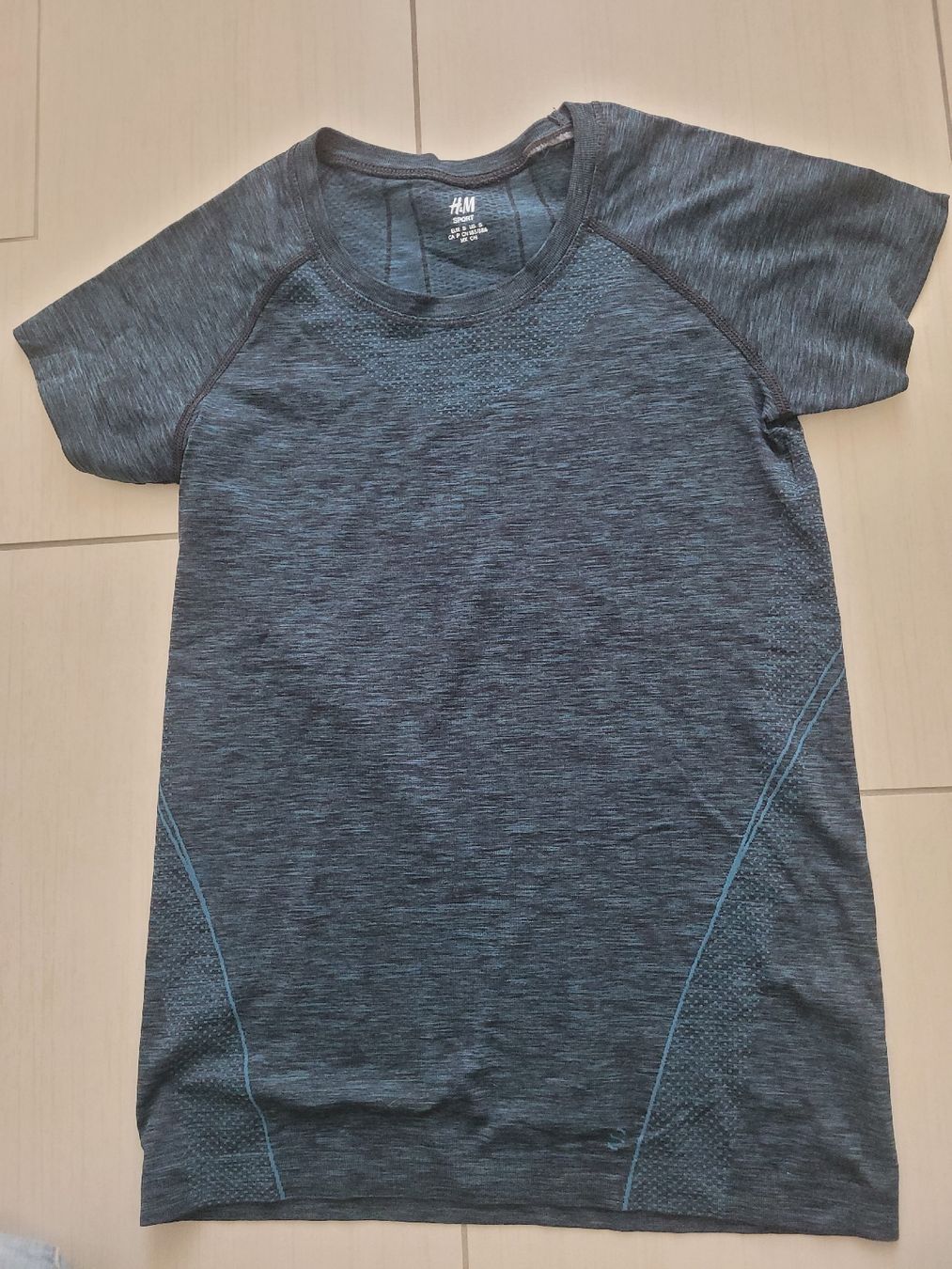 H&M T-shirt: Sport Shirt H & M  S – Usato da Berneck venduto da zauberfeee