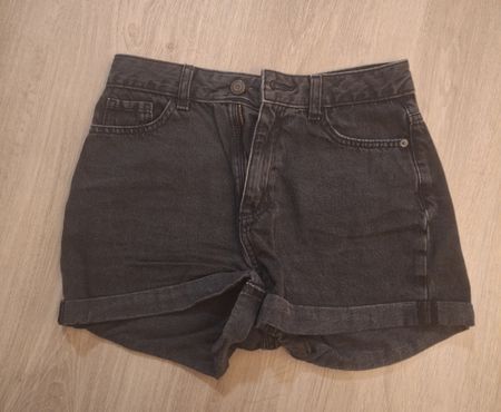 Short Clockhouse noir taille 36
